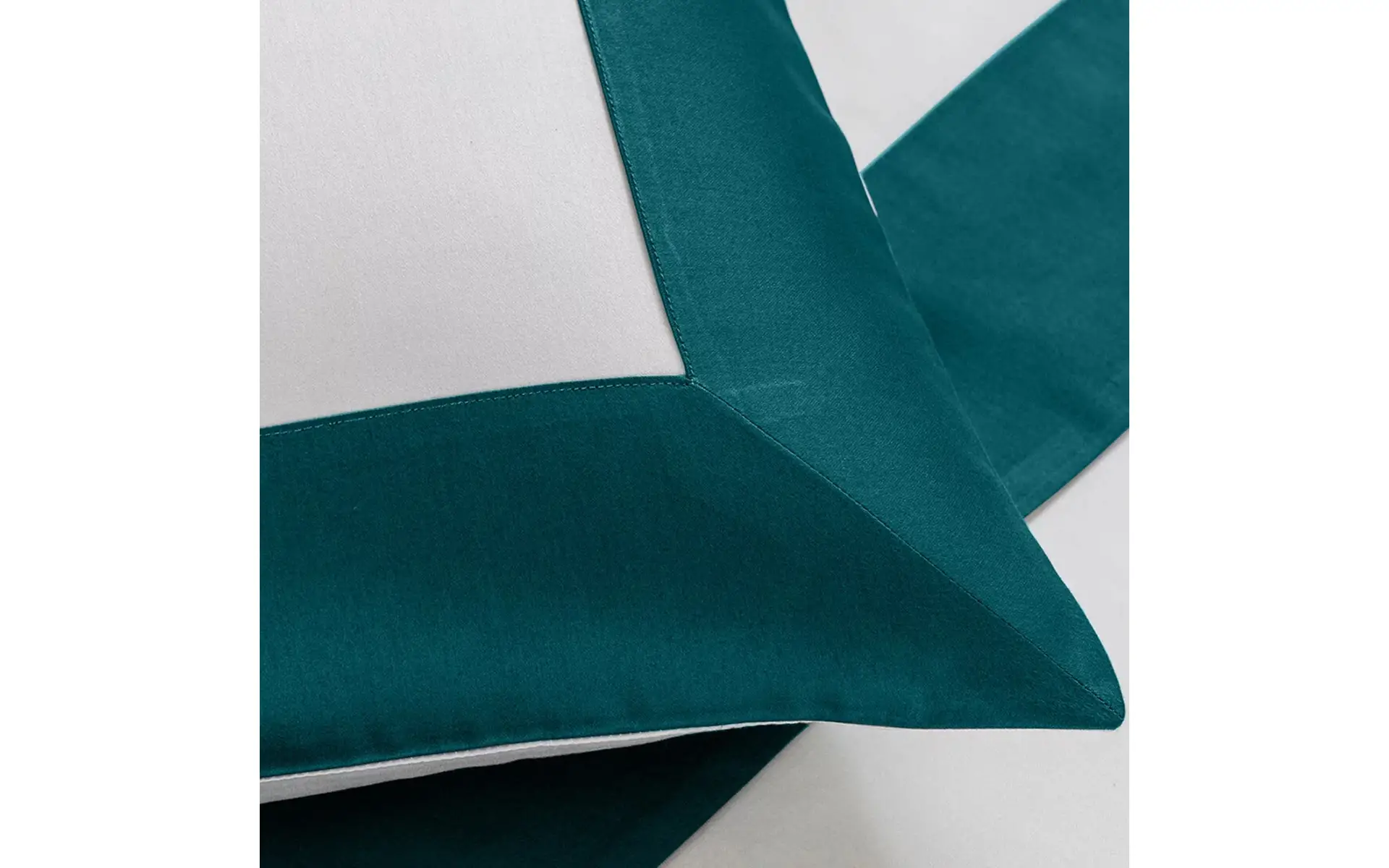 housse-coussin-milan-blanc-turquoise-2